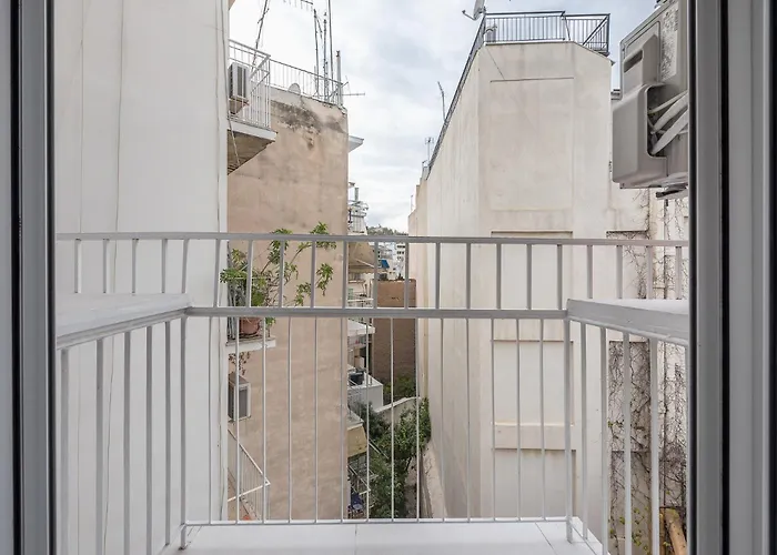Pame Rentals - A Chic Home In The Heart Of Athens