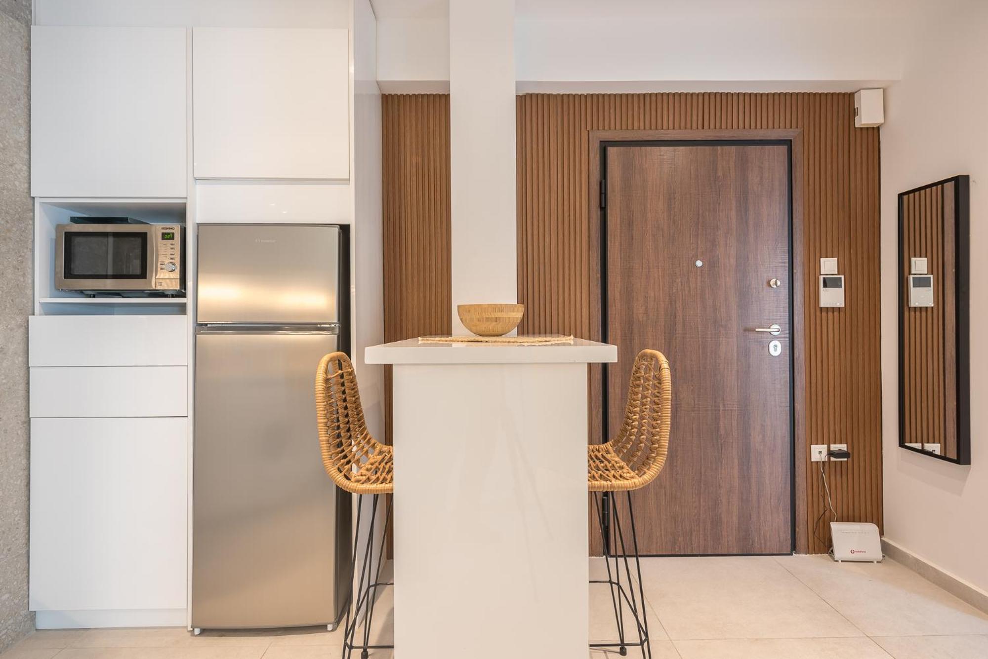 Pame - A Chic In The Heart Of Apartment Athens