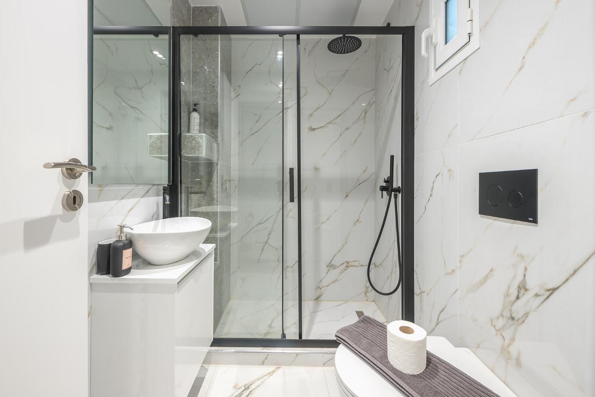 Pame - A Chic In The Heart Of Apartment Athens